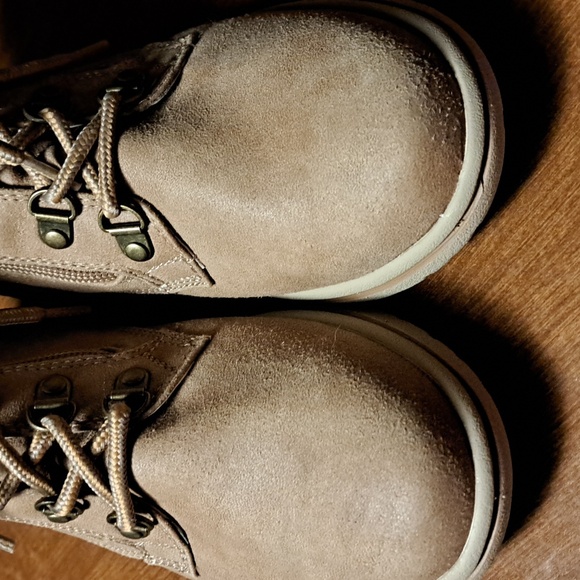 FLASH SALE Cliffs boots6.5 but fit more like 6 Khols - Picture 3 of 8